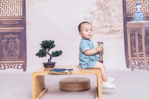 供卵试管代怀生子费用女宝宝换尿布